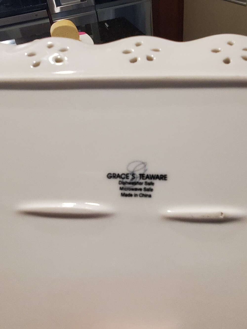 White‎ Counter Decor - Picture 4 of 4